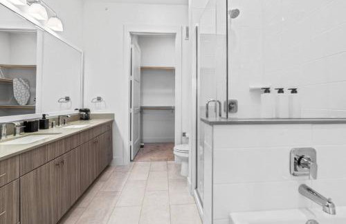 Luxurious New Unit 1Bd1Ba Pool Golf Sim - Foto 15