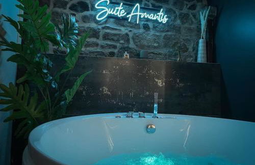 Suite Luxueuse Jacuzzi SUITE AMANTIS By Noma - Foto 1