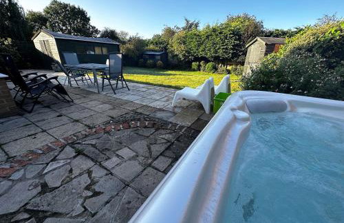 Kennedy Villa - 5 Bedroom House with Hot Tub, WiFi, Free parkings, Close to Bicester Village - Foto 45