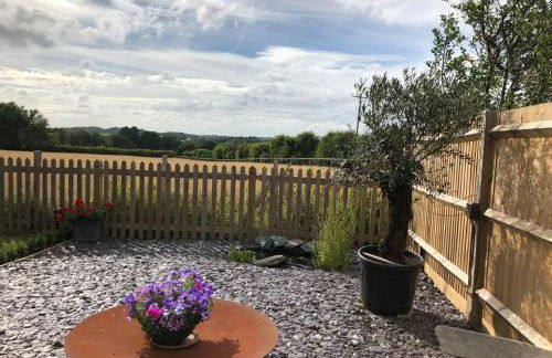 Self Contained Garden Studio with stunning views - Foto 12