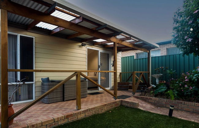 Studio Granny Flat in Melville With Patio - Photo 11
