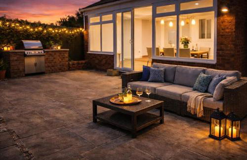 Sleeps 8 Four Bed Contractor Group House Corby Parking - Photo 14