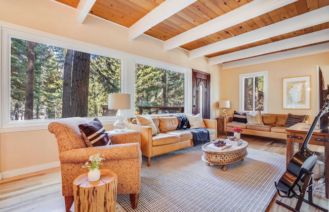 Homewood by Avantstay Amazing Family Cabin w/ Hot Tub & Sauna - Foto 5