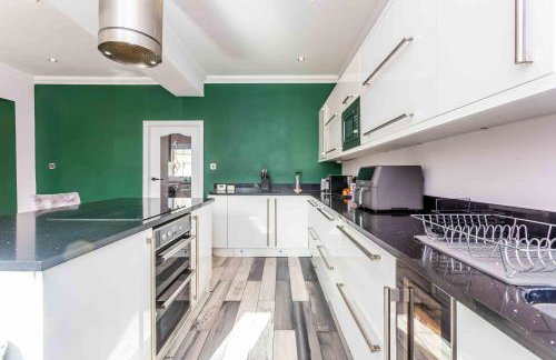 Elderberry Hall The Ultimate Family Reunion HQ - Foto 26