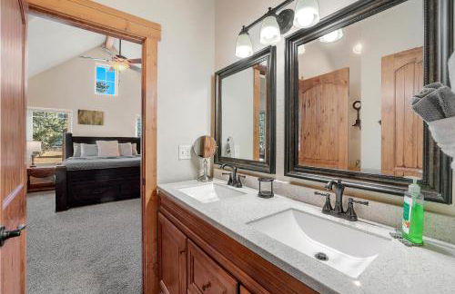 Black Bear Cabin with Hot Tub - Foto 38