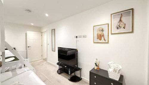 Modern and Spacious 3BR Flat W Balcony - Sleep 12 - Foto 5