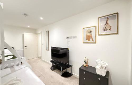 Modern and Spacious 3BR Flat W Balcony - Sleep 12 - Foto 5