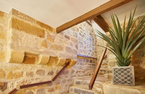 Host & Stay - The Coach House - Photo 14