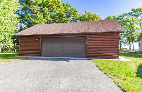 Dog Friendly Leech Lake Home w Perfect Beach Garage Boat Lift - Foto 67