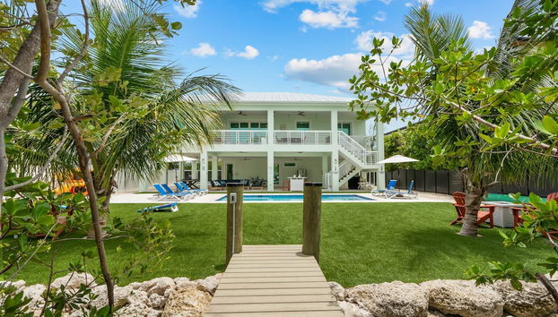 Emerald Oasis Deluxe Waterfront Gem, Heated Pool with Dock - Foto 2, Habitación