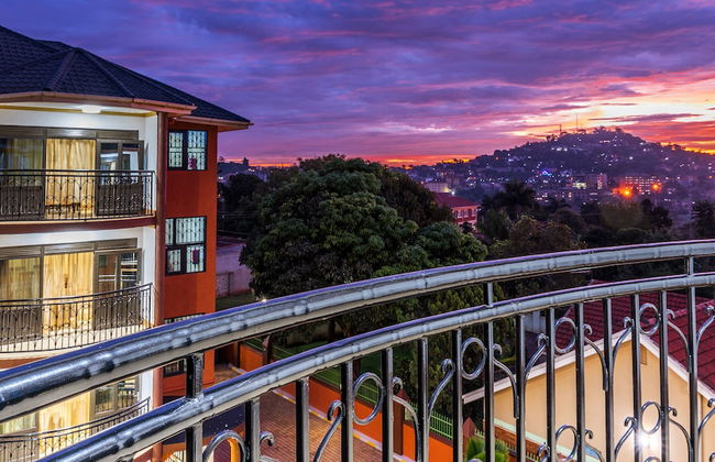 Blue Pearl Apartments - Photo 26