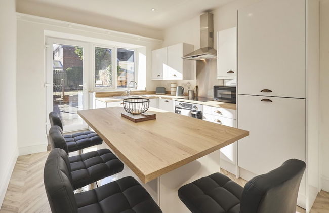 Host Stay Spring Cottage - Photo 2