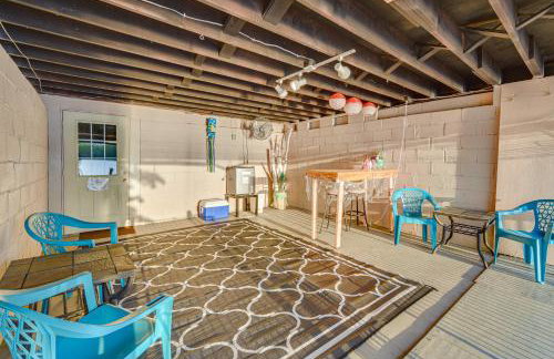 Lakefront Family Retreat with Private Dock! - Foto 33