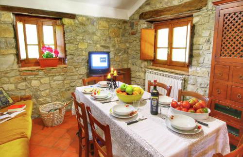 Alluring Farmhouse in Ortignano With Swimming Pool - Foto 42
