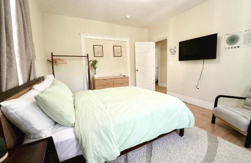 Cozy 4BD2BA Near Boston-Encore-T-Station and Diners - Photo 20