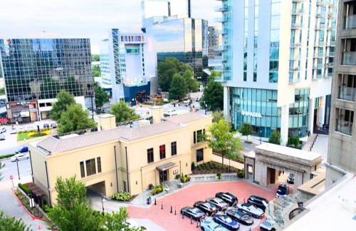 The Luxe -Highrise, Balcony, Year-round Pool, City View! - Foto 13