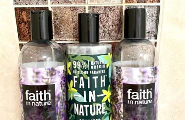 A secluded self contained Country Suite with a view - parking, easy access to Bath - Photo 8