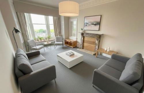 Prime Dundee West End 3BR Apartment, Stunning River Views, Sleeps 6 - Foto 1