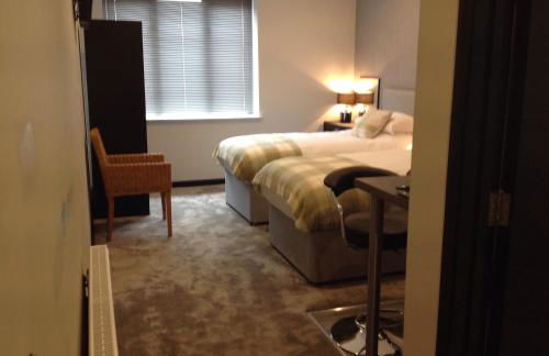 Rooms @ Number Six - Photo 12