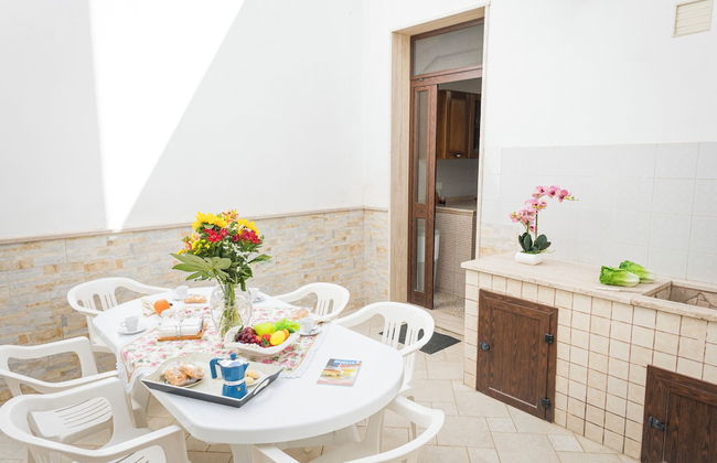 Casa Lucia Close To The Sandy Beach - Photo 1