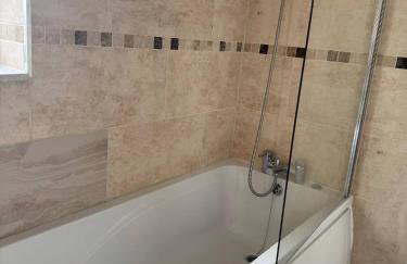 Beautiful 2 Bed Apartment Cricklewood - Foto 15