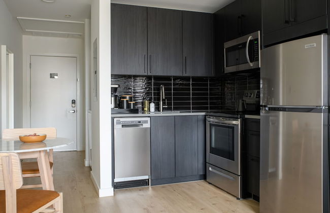 Cozy Downtown Spot, Gym, 5 min to Hospital) for field - Foto 39