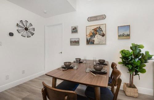 Pondview Modern Farmhouse Condo Half Mile to Beach - Foto 4