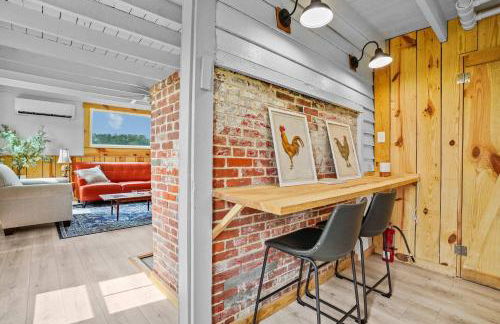 Charming 2BR with Fire Pit on Farm - 10 Min to Wharf - Foto 16