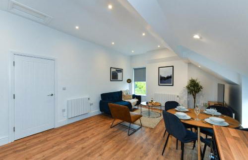 Stylish Two-Bed Home Near Nature & Transport Links - Foto 11