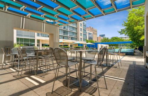 Modern Downtown Dallas City View High-Rise with Balcony, Gym, Pool, Free Parking 7th Floor - Foto 20