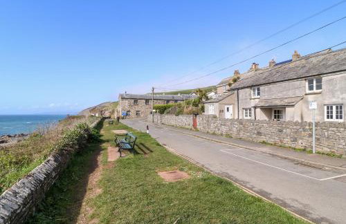 Virginia Cottage - Photo 2