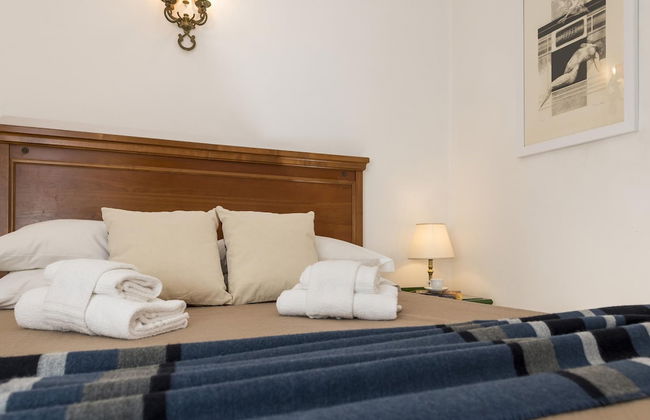 Chiara in Pantheon Apartment With Terrace - Photo 27