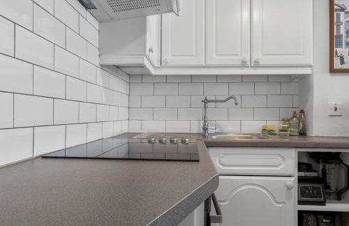 Pass the Keys Bright Town-Centre Flat with Outdoor Area - Foto 8