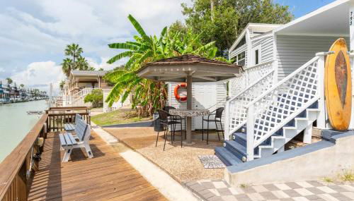 Charming 1BR Waterfront Retreat with Private Patio - Foto 5