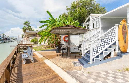 Charming 1BR Waterfront Retreat with Private Patio - Foto 5