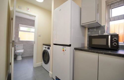 Hastings Manor - Free Netflix, Parking, WiFi & Private Garden - Foto 6