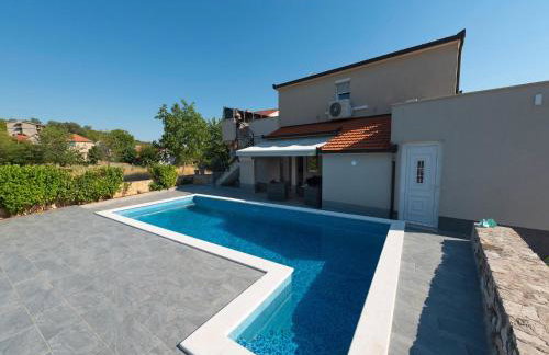 Villa in Ugljane With Private Pool - Foto 6