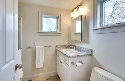 Narragansett Home with Scenic Views Walk to Beach! - Foto 26