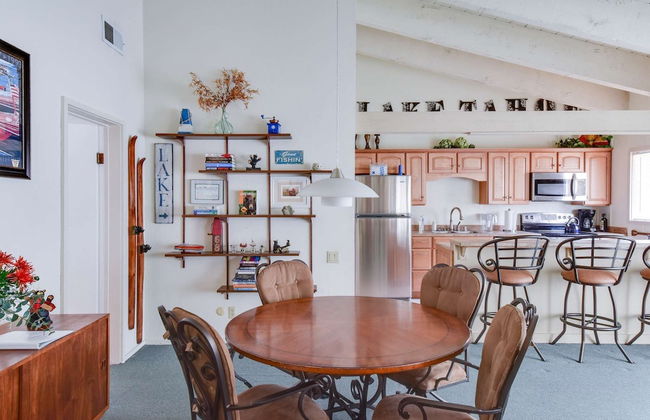 Waters Edge Vista HOA Pool & Pier Access - Foto 24