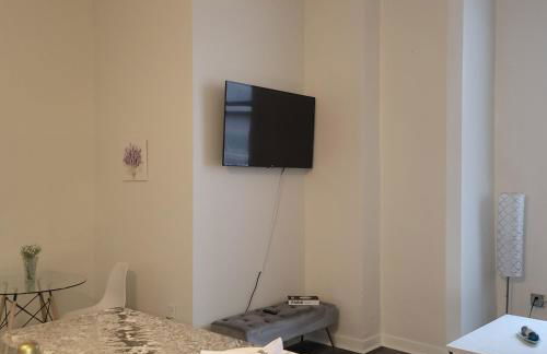 #1 Downtown King Free Parking- Walk to Gainbridge, Lucas Oil, Conv Cntr - Foto 4