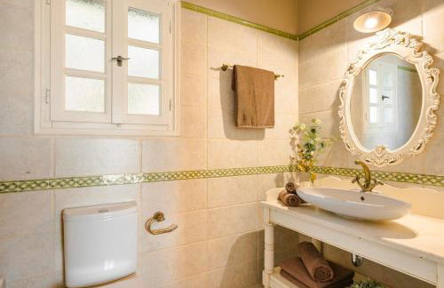 Nikolas by Vintage Travel - Photo 30