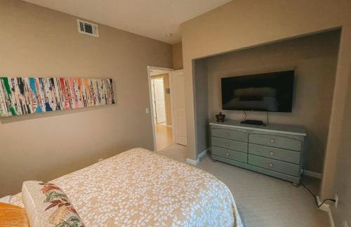 2 min walk to beach! Large Home! Rooftop Deck! - Foto 28