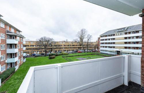 Queens Lodge - Photo 22