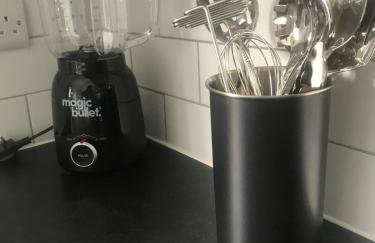 Quiet 2-Bed with Private Garden and Drive - Foto 16