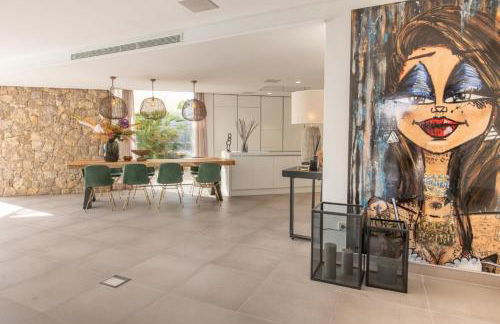 Modern Oasis: 4 Bedroom Villa in Ibiza City, 1263 - Foto 15