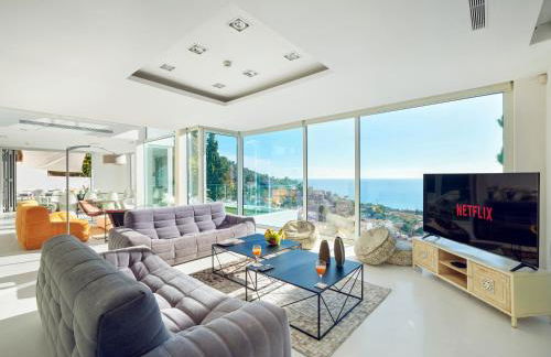 Villa in Sitges with Pool, Jacuzzi, BBQ, View, AC, 12Pax - Foto 43