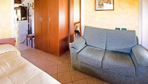 Cottage in Parole Near Forest and Lake - Foto 3