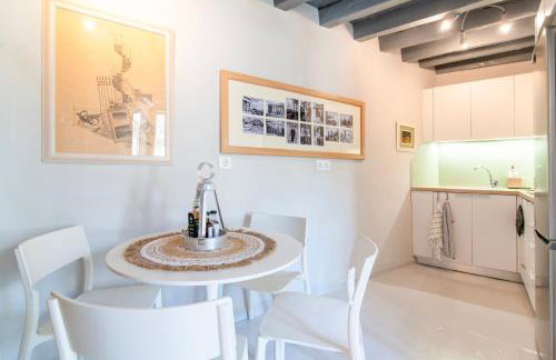 AVLI Central Athens Hideaway Walk to All Attractions - Foto 26