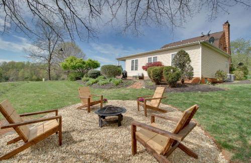 Pet-Friendly Cottage with Game Room and Fire Pit! - Foto 31