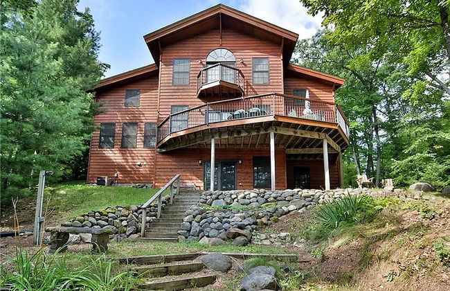 Round House on Round Lake - Photo 1